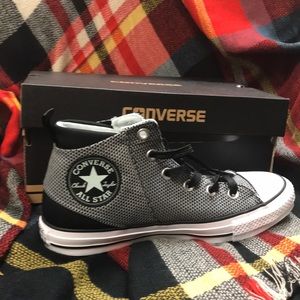 Converse Black/white fiberglass
